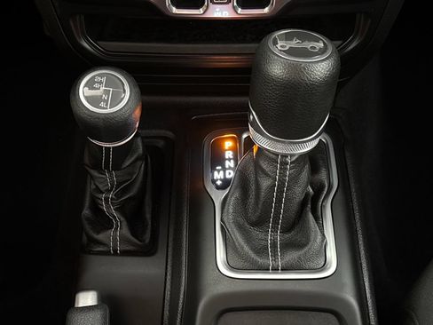 Used 2019 Jeep Wrangler Unlimited Sahara AWD/4WD image 22