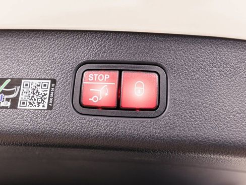 Certified 2026 Mercedes-Benz GLC 300 4MATIC image 33