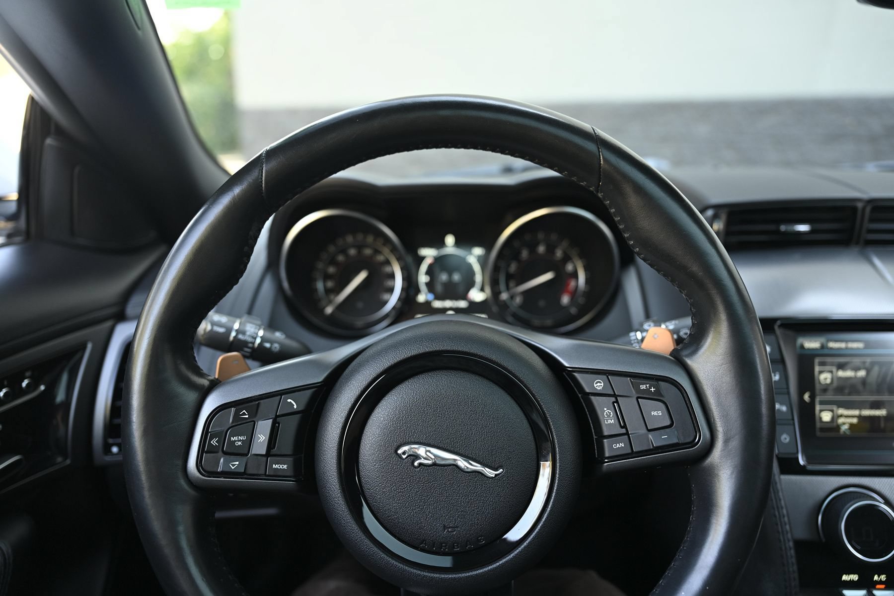 Used 2016 Jaguar F-TYPE S RWD image 40