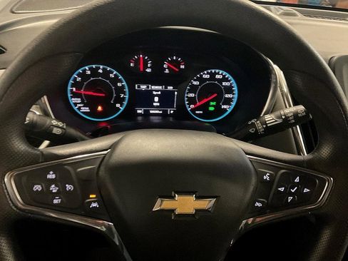 Used 2020 Chevrolet Equinox LS w/ LS Convenience Package image 22