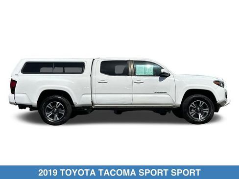 Used 2019 Toyota Tacoma TRD Sport w/ Technology Package AWD/4WD image 4