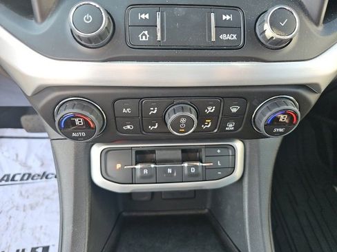 Used 2023 GMC Acadia SLE w/ Driver Convenience Package image 45