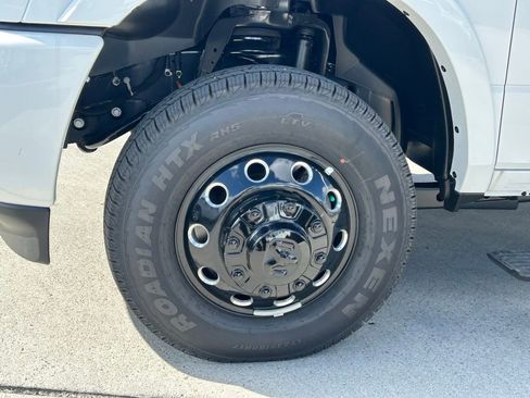 New 2025 RAM 3500 Limited image 18