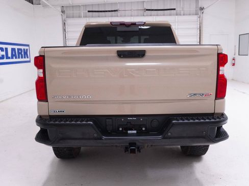 Used 2022 Chevrolet Silverado 1500 ZR2 w/ Technology Package AWD/4WD image 31