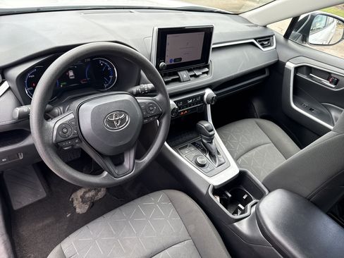 Used 2024 Toyota RAV4 XLE AWD/4WD image 21