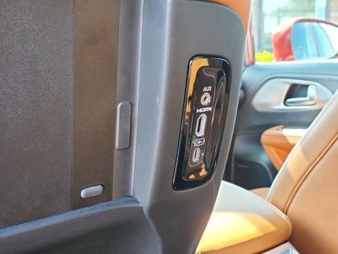 Used 2024 Chrysler Pacifica Pinnacle AWD/4WD image 31