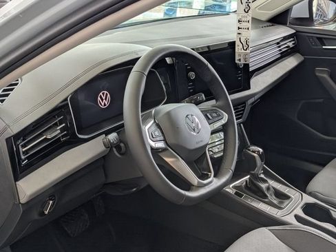 New 2026 Volkswagen Jetta SE FWD image 10