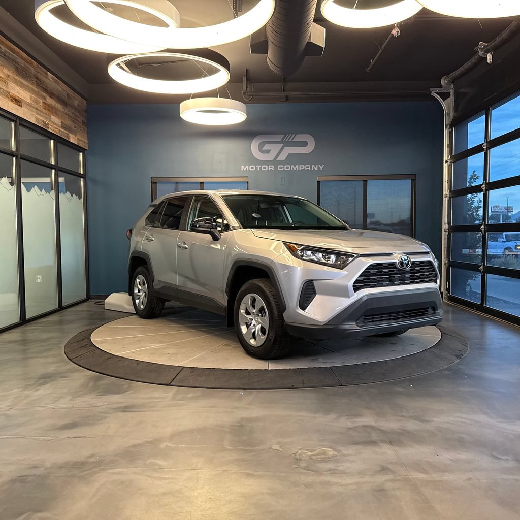 Used 2022 Toyota RAV4 LE AWD/4WD image 1