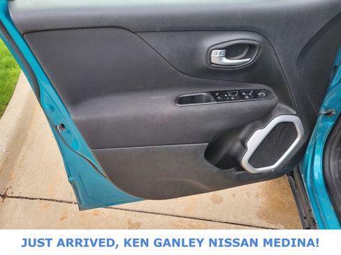 Used 2021 Jeep Renegade Latitude image 15