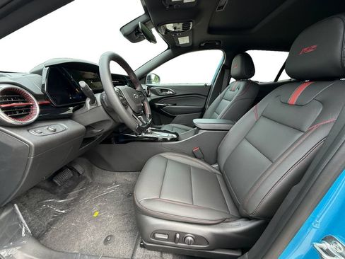 New 2026 Chevrolet Trax RS w/ Sunroof Package FWD image 9