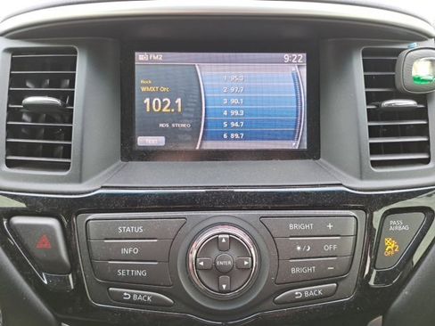 Used 2016 Nissan Pathfinder SV w/ SV Cold Weather Package image 20