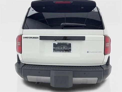 Used 2025 Toyota Land Cruiser w/ Premium Package image 10