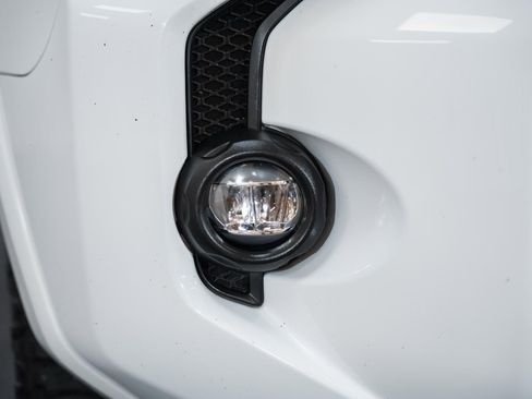 Used 2021 Toyota 4Runner SR5 AWD/4WD image 14