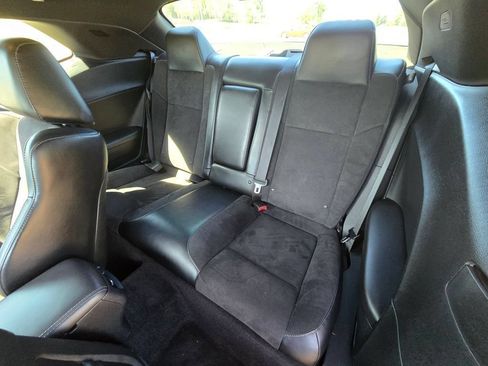 Used 2015 Dodge Challenger R/T Scat Pack w/ Leather Interior Group RWD image 15