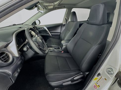 Used 2018 Toyota RAV4 XLE image 19