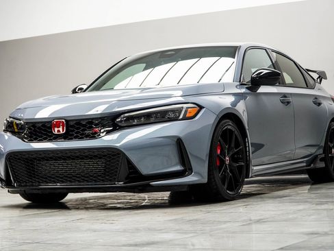 Used 2024 Honda Civic Type R image 8