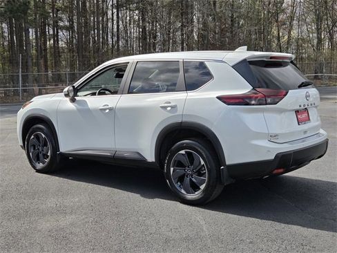 Certified 2025 Nissan Rogue SV image 3
