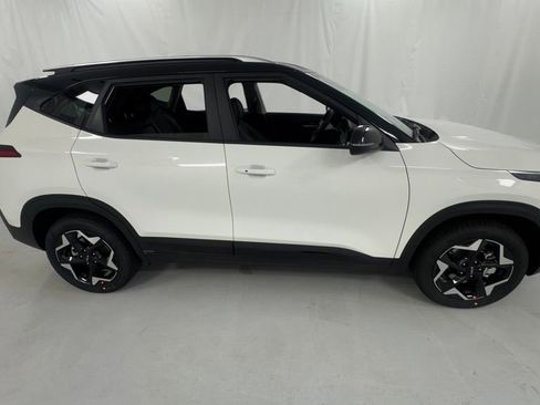 New 2026 Kia Seltos S AWD/4WD image 2