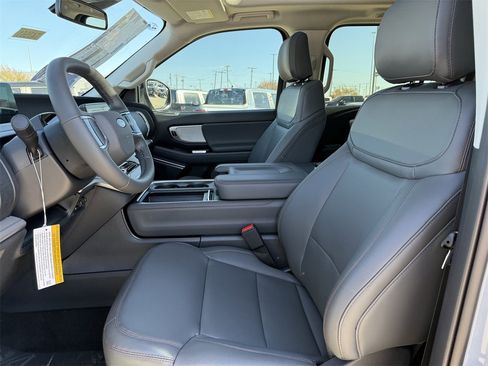 New 2025 Ford Expedition Active image 44