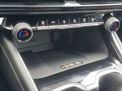 Certified 2025 Chevrolet Traverse LT w/ Driver Confidence Package image 30