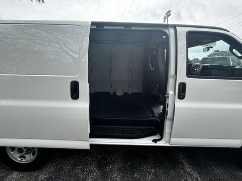 New 2026 GMC Savana 3500 w/ Driver Convenience Package RWD image 29