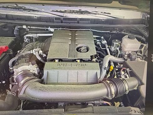 Used 2025 Nissan Frontier SV RWD image 6