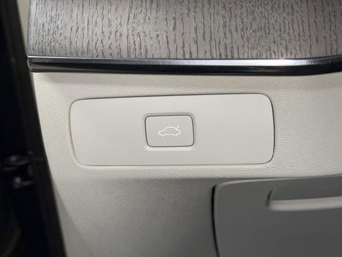 Used 2024 Volvo XC90 B6 Plus image 27