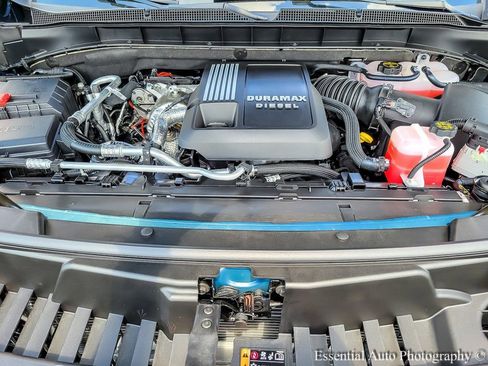 New 2025 Chevrolet Suburban Premier w/ Sun And Tow Package image 21