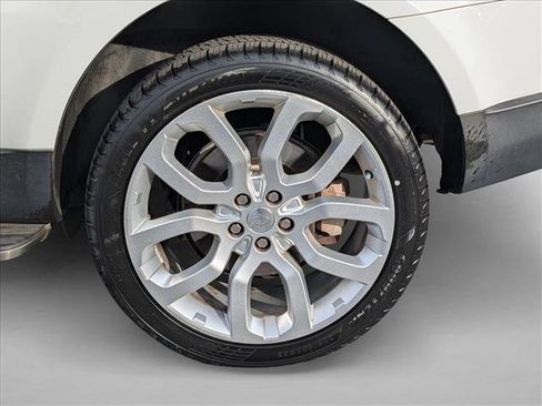 Used 2014 Land Rover Range Rover Sport HSE image 25