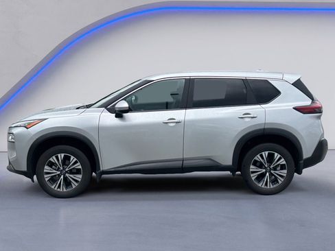 Used 2023 Nissan Rogue SV FWD image 3