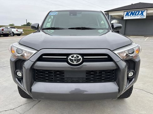 Used 2022 Toyota 4Runner SR5 AWD/4WD image 9