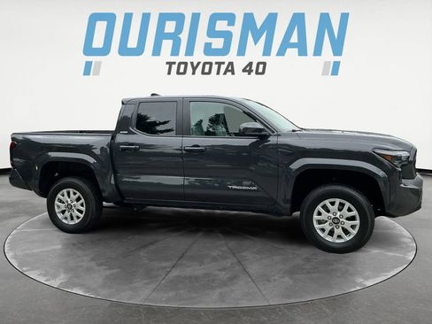 Used 2024 Toyota Tacoma SR5 AWD/4WD image 8