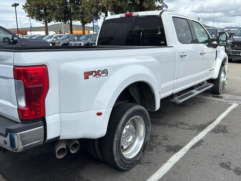Used 2019 Ford F450 XLT w/ XLT Premium Package image 2