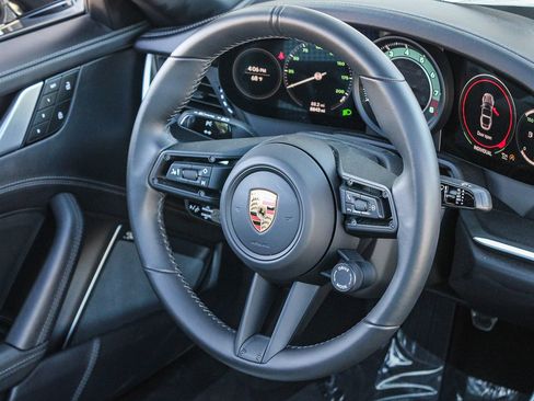 Used 2024 Porsche 911 Targa 4S image 18