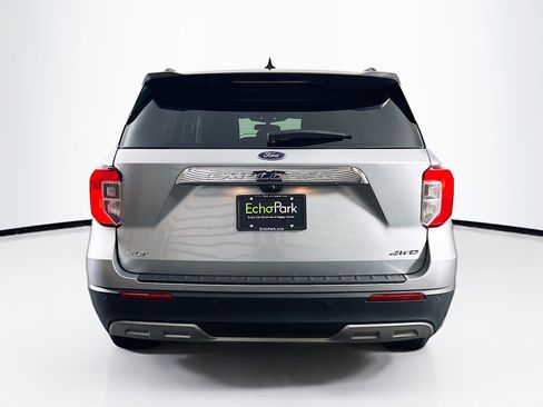 Used 2024 Ford Explorer XLT w/ Equipment Group 202A image 7