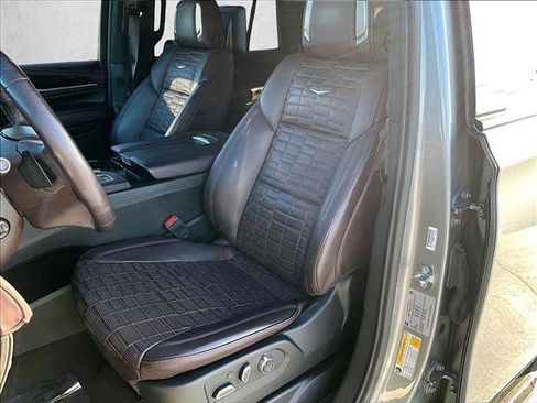 Used 2023 Cadillac Escalade Sport Platinum w/ Heavy-Duty Trailer Package image 27