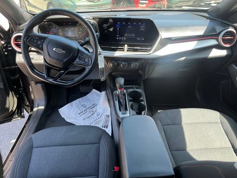 Used 2024 Chevrolet Trax RS w/ Driver Confidence Package FWD image 8