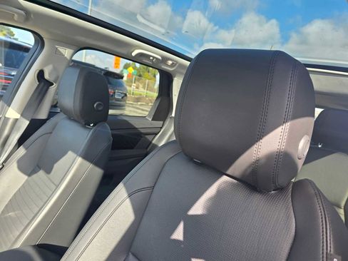Used 2025 Land Rover Discovery Sport S image 25