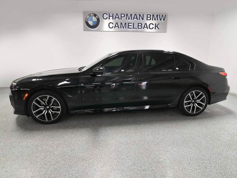 Used 2025 BMW 740i xDrive AWD/4WD image 3