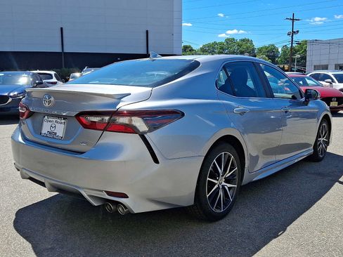 Used 2023 Toyota Camry SE w/ Convenience Package FWD image 4