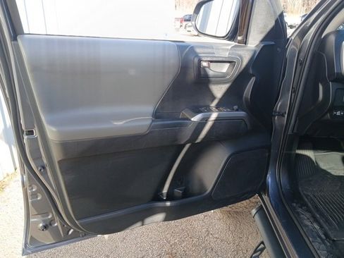 Used 2021 Toyota Tacoma SR5 image 46