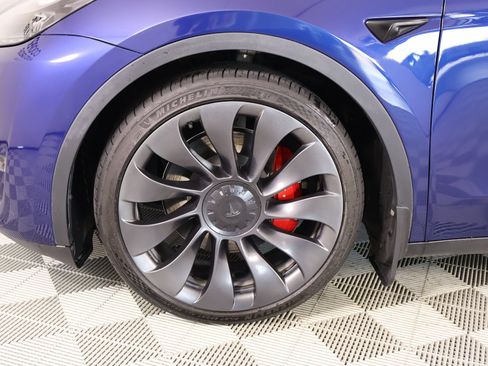Used 2023 Tesla Model Y Performance AWD/4WD image 16