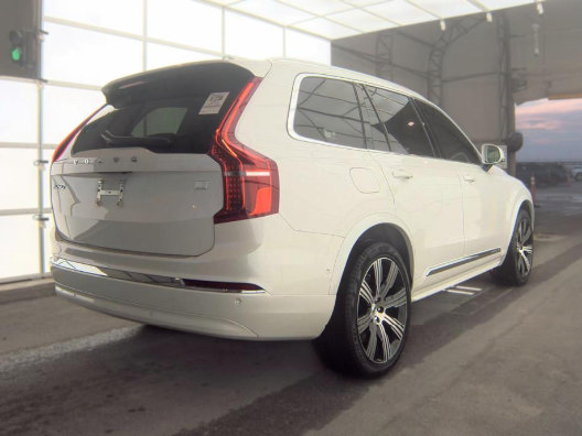 Used 2024 Volvo XC90 T8 Ultimate AWD/4WD image 3