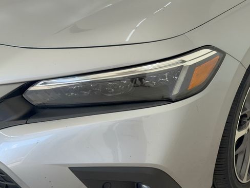 Used 2022 Honda Civic Touring image 12