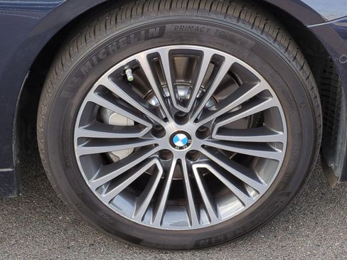 Used 2019 BMW 530e w/ Convenience Package image 13