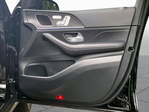 Used 2025 Mercedes-Benz GLE 350 4MATIC image 24