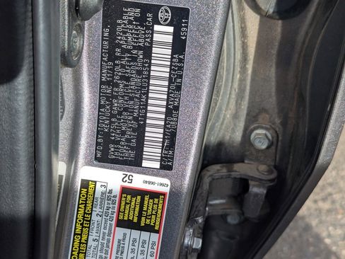 Used 2020 Toyota Camry SE w/ Blackout Package image 30