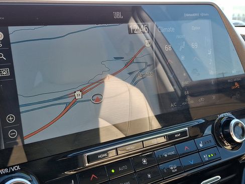 Used 2021 Toyota Highlander Limited image 18