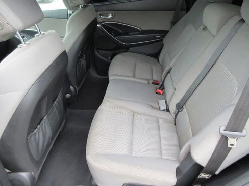 Used 2015 Hyundai Santa Fe GLS image 14
