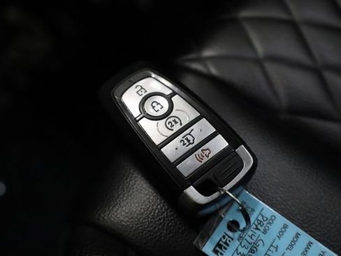 Used 2023 Ford Edge Titanium image 34